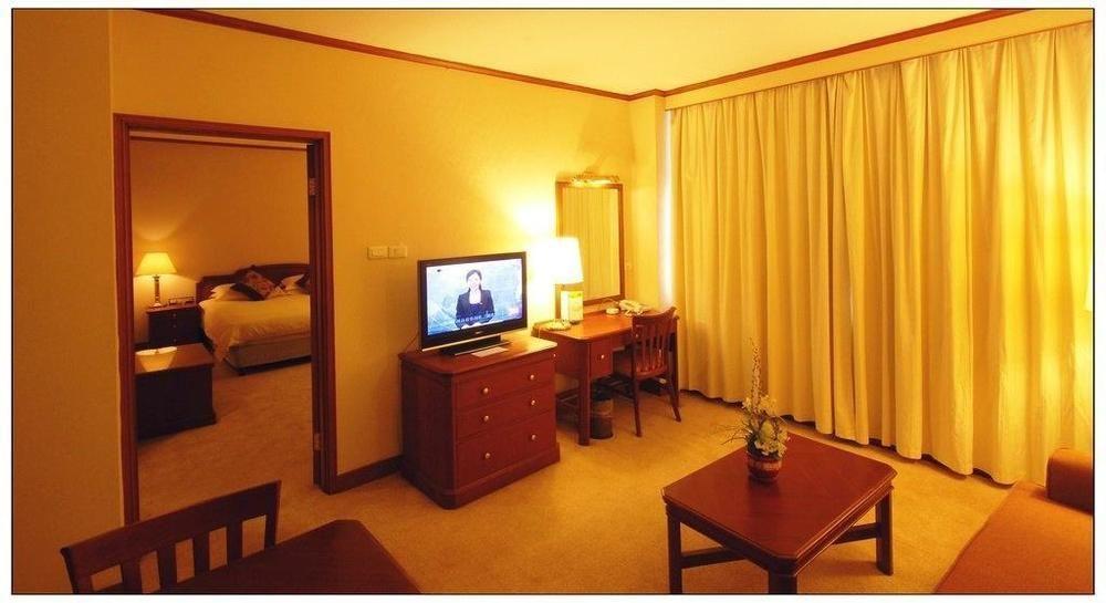 Wuxi Grand Hotel Exterior photo